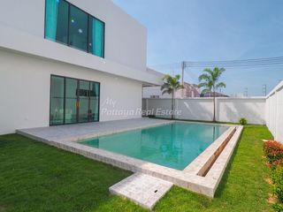 Villa zum Kauf mit 5 Zimmer in Bang Lamung, Chonburi