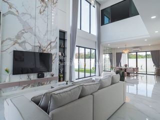 Villa zum Kauf mit 5 Zimmer in Bang Lamung, Chonburi