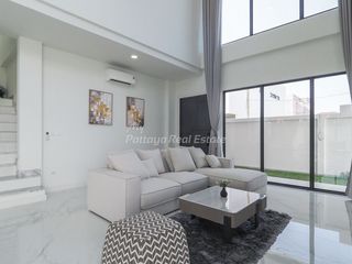 Villa zum Kauf mit 5 Zimmer in Bang Lamung, Chonburi