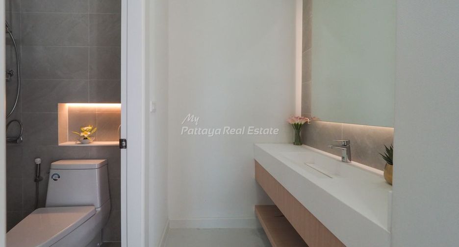 For sale 5 bedrooms villa in Bang Lamung, Chonburi