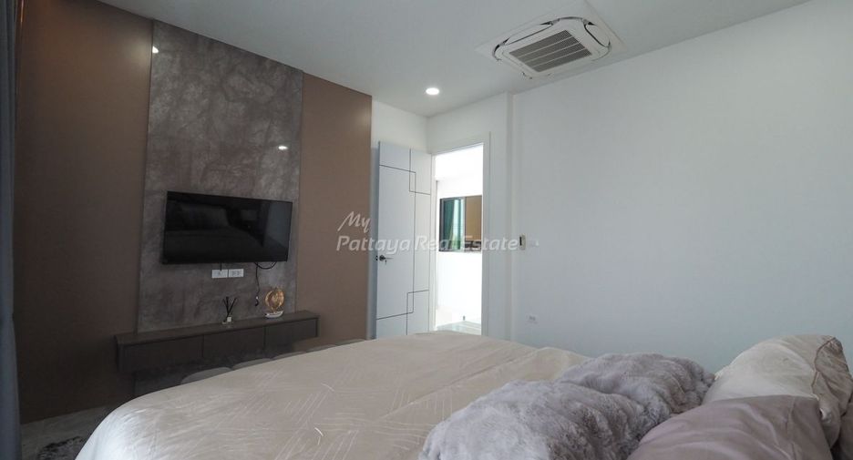 For sale 5 bedrooms villa in Bang Lamung, Chonburi