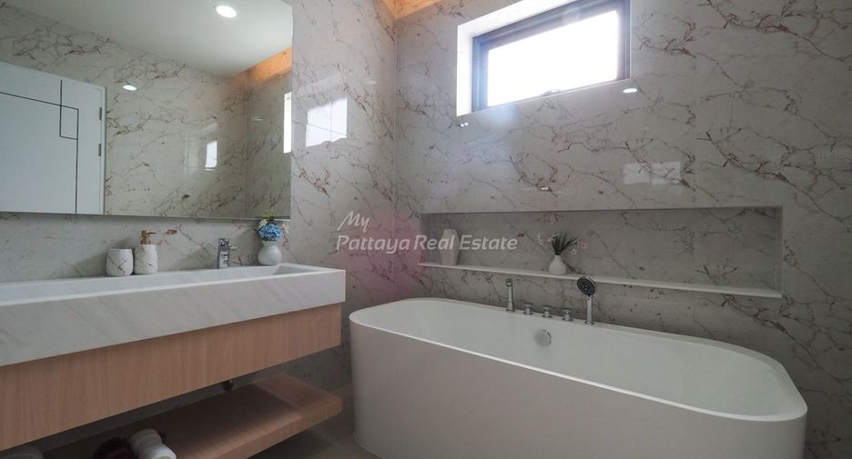 For sale 5 bedrooms villa in Bang Lamung, Chonburi