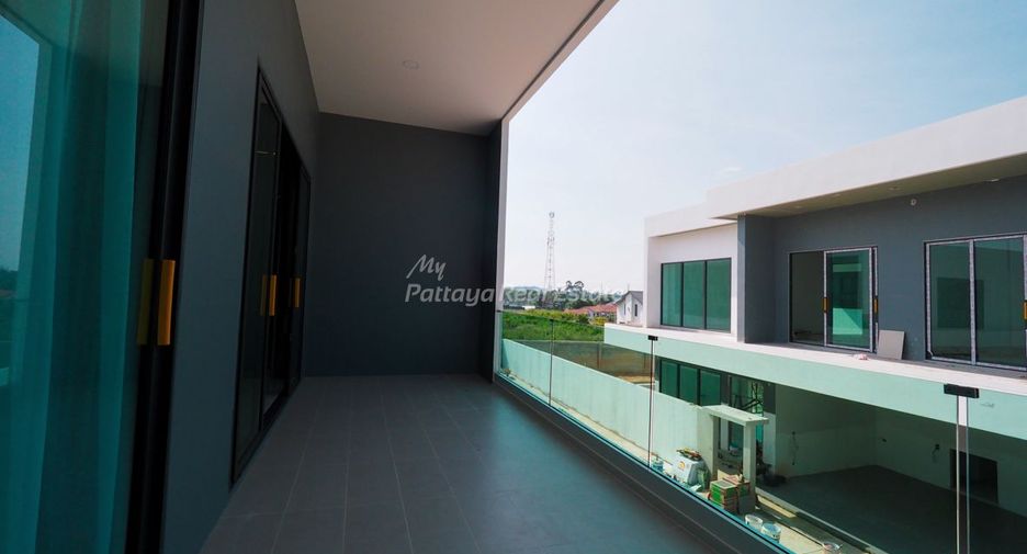 For sale 5 bedrooms villa in Bang Lamung, Chonburi