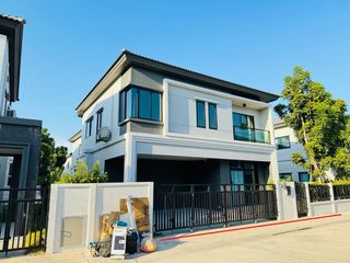 出售 4 卧室 独立屋 在 Khlong Sam Wa, 曼谷