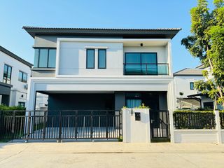 出售 4 卧室 独立屋 在 Khlong Sam Wa, 曼谷
