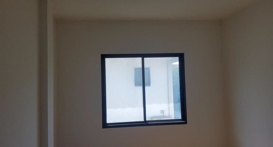 For sale 4 bedrooms house in Bang Khen, Bangkok