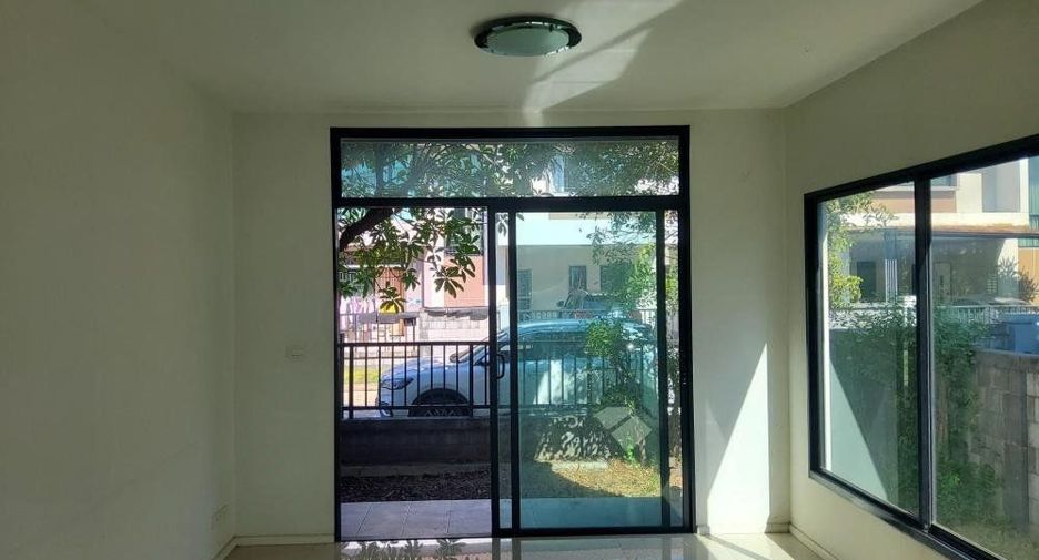 For sale 4 bedrooms house in Bang Khen, Bangkok