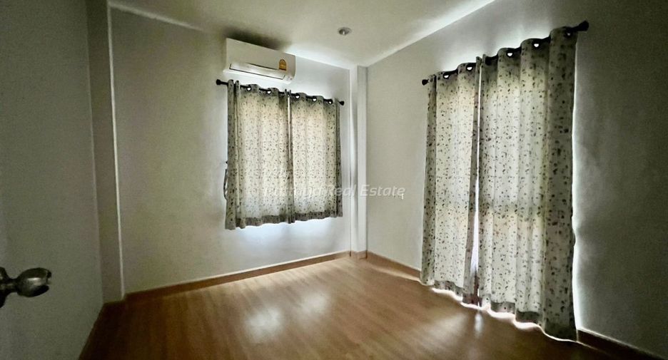 For sale 3 bedrooms townhouse in Bang Lamung, Chonburi