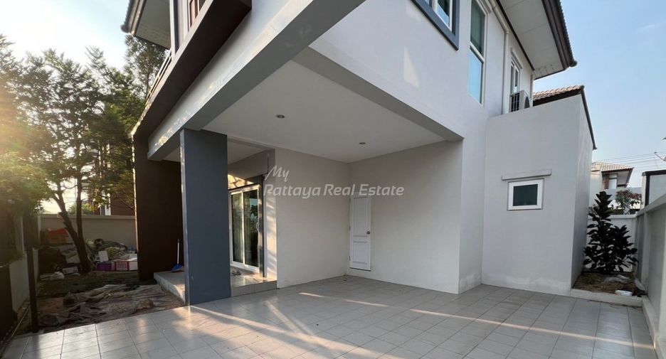 For sale 3 bedrooms townhouse in Bang Lamung, Chonburi
