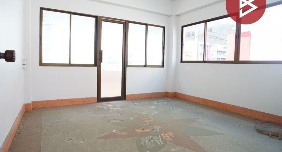 For rent and for sale retail Space in Lat Krabang, Bangkok