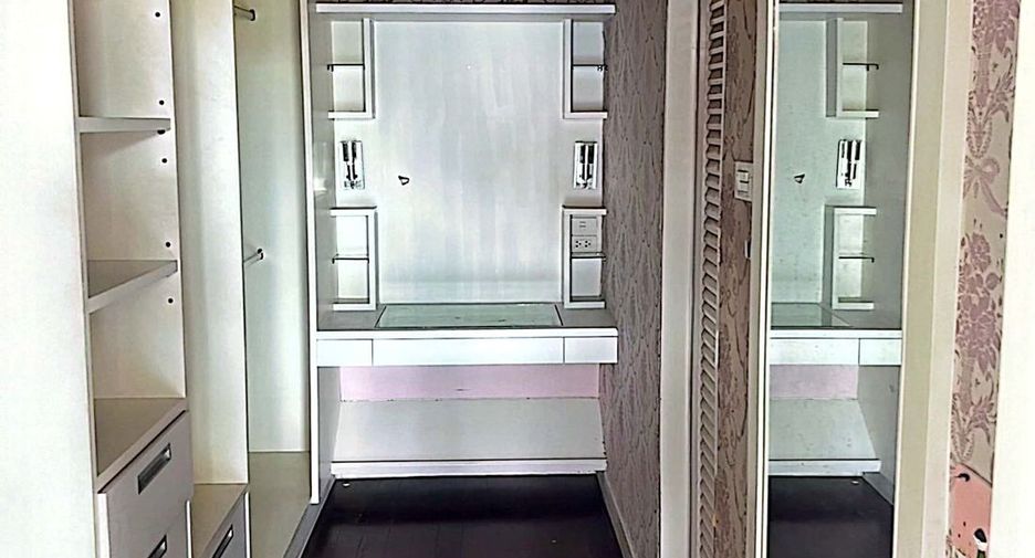 出售 5 卧室 独立屋 在 Phasi Charoen, 曼谷