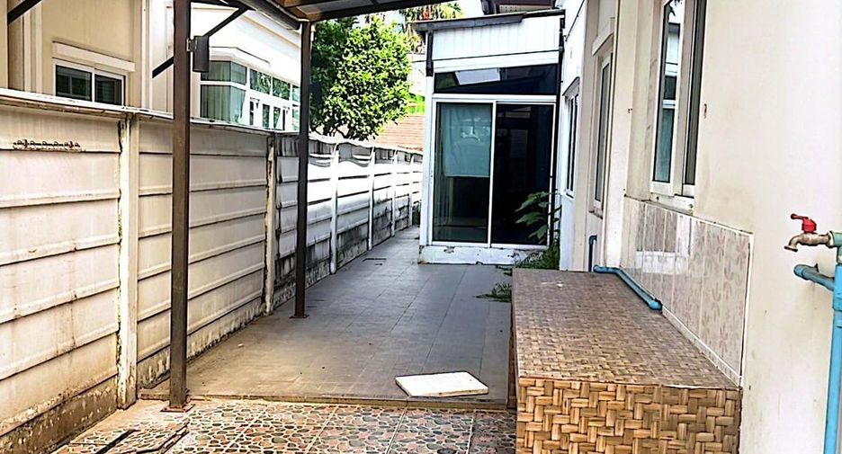 出售 5 卧室 独立屋 在 Phasi Charoen, 曼谷