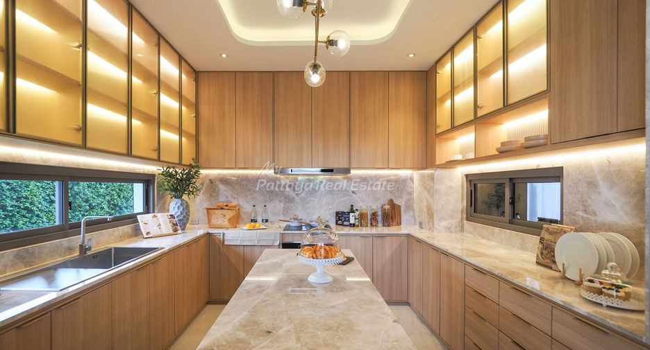 For sale 4 bedrooms villa in Bang Lamung, Chonburi