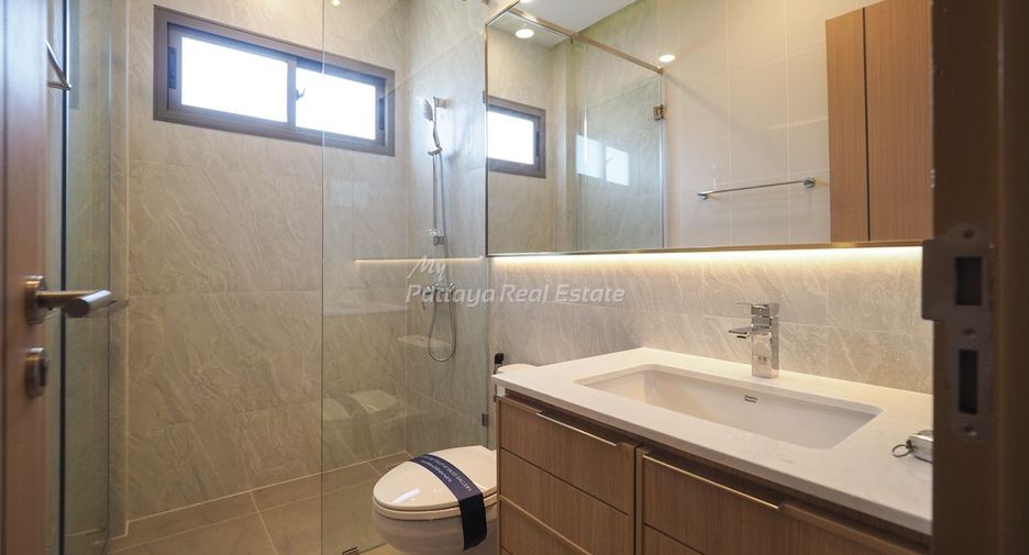 For sale 4 bedrooms villa in Bang Lamung, Chonburi