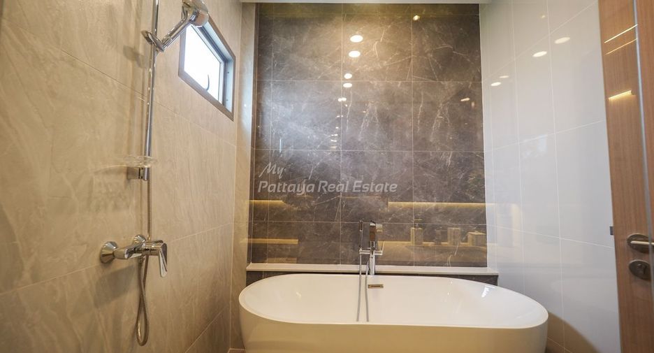For sale 4 bedrooms villa in Bang Lamung, Chonburi