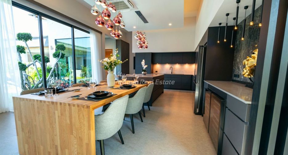 Villa en venta de 4 habitaciones en Bang Lamung, Chonburi