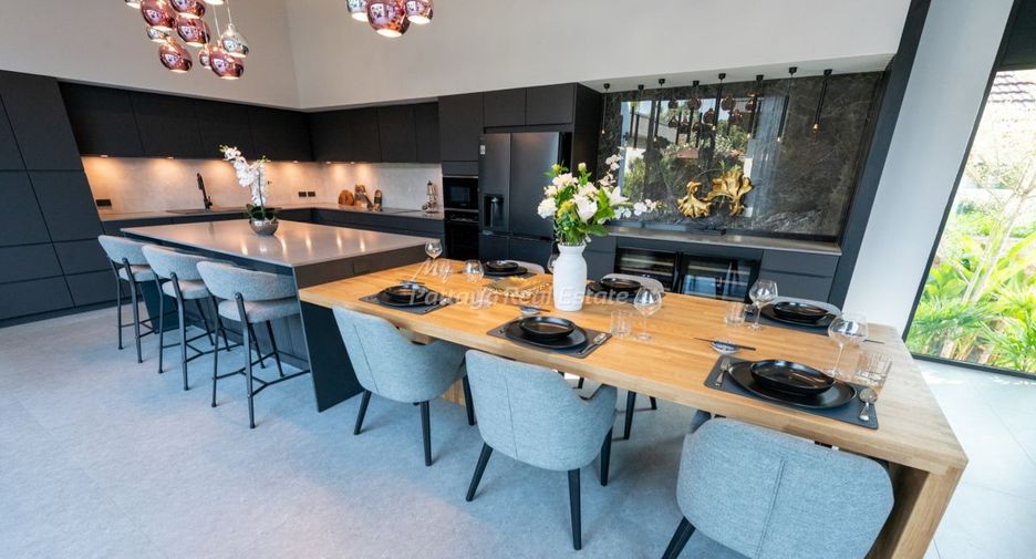 Villa en venta de 4 habitaciones en Bang Lamung, Chonburi
