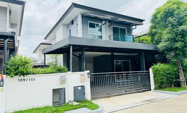 For sale 4 bedrooms house in Khlong Sam Wa, Bangkok