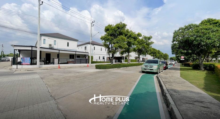 For sale 4 bedrooms townhouse in Mueang Pathum Thani, Pathum Thani