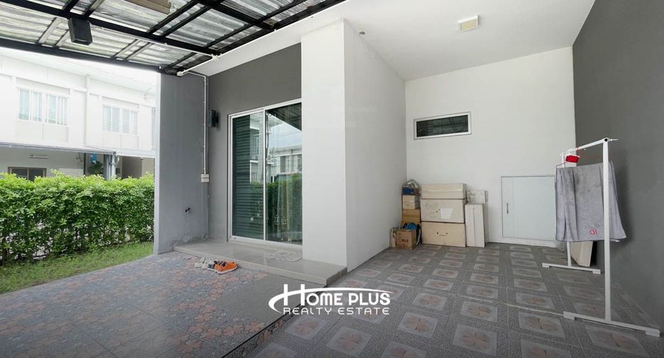 For sale 4 bedrooms townhouse in Mueang Pathum Thani, Pathum Thani