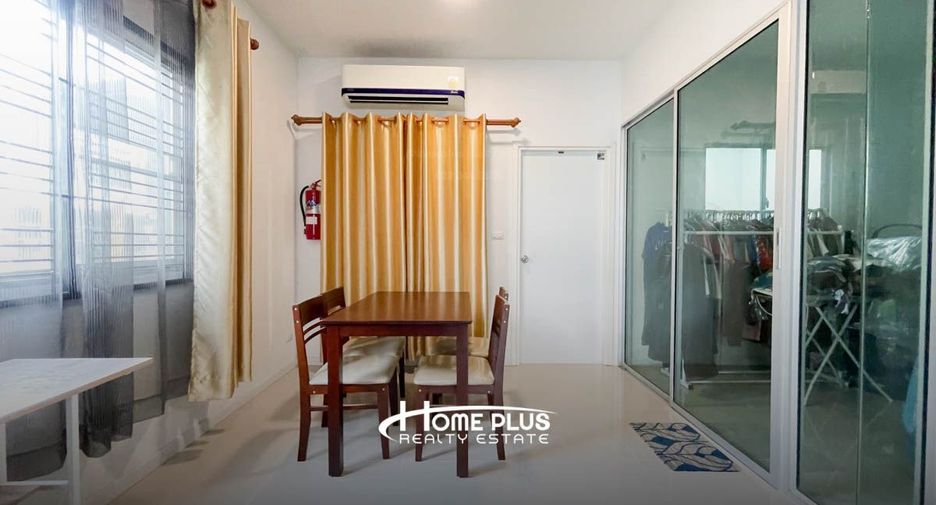 For sale 4 bedrooms townhouse in Mueang Pathum Thani, Pathum Thani