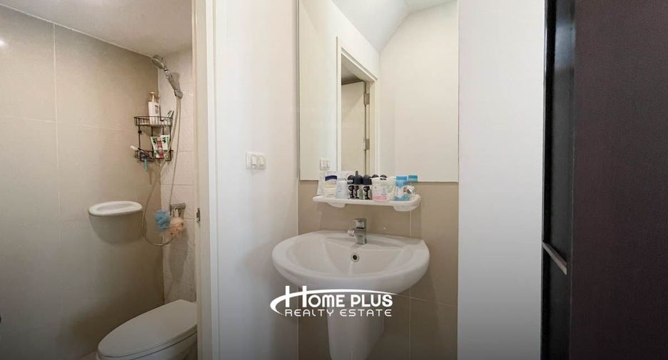 For sale 4 bedrooms townhouse in Mueang Pathum Thani, Pathum Thani