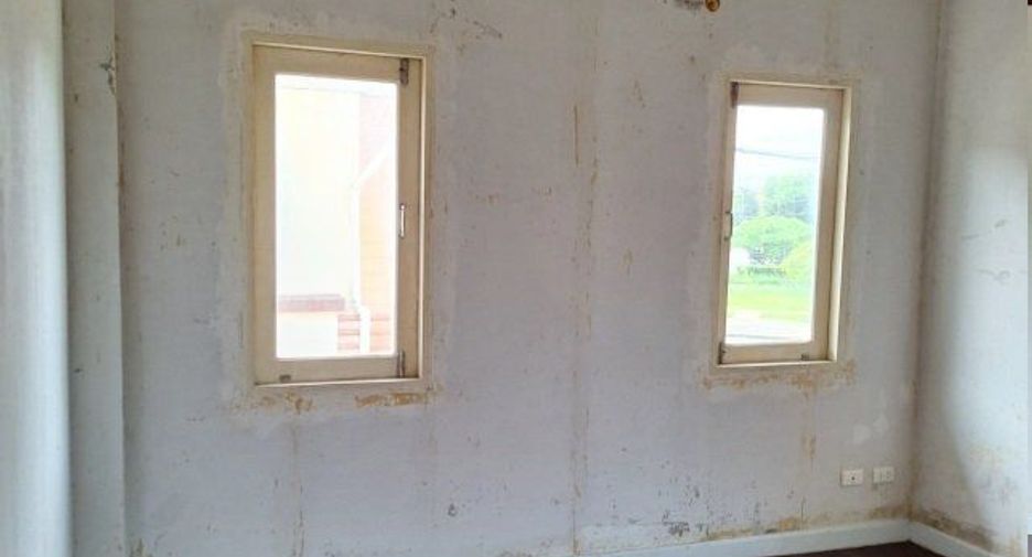 For sale 3 bedrooms house in Lat Krabang, Bangkok