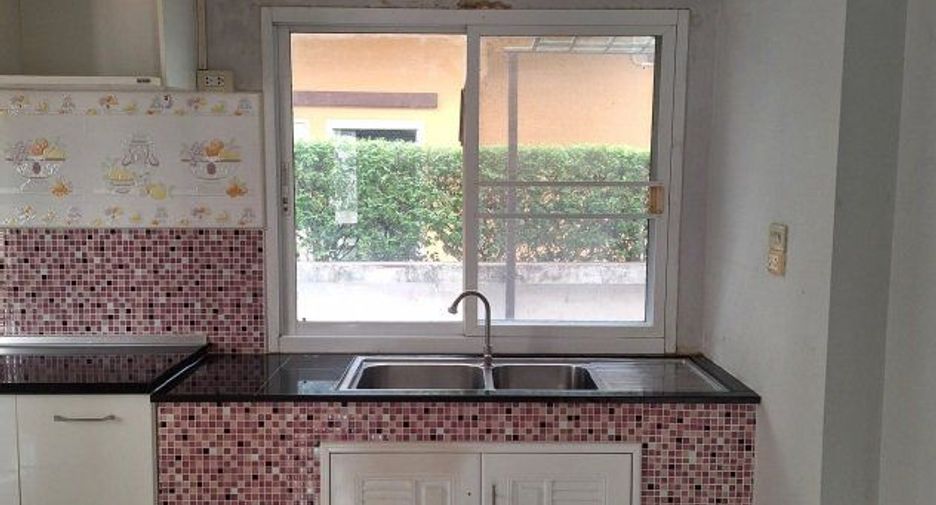 For sale 3 bedrooms house in Lat Krabang, Bangkok