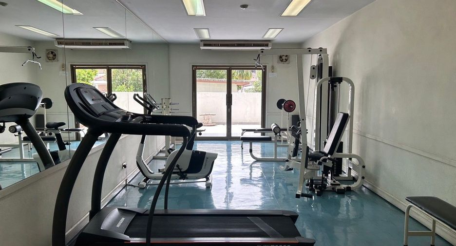 Wohnung zur Miete mit 3 Zimmer in Watthana, Bangkok