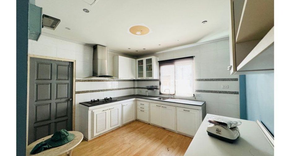 For sale 3 bedrooms house in Nong Chok, Bangkok
