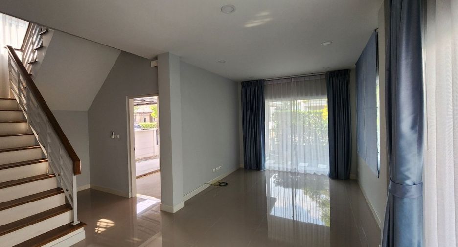Haus zum Kauf mit 4 Zimmer in Khlong Sam Wa, Bangkok