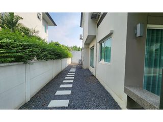 For sale 4 bedrooms house in Khlong Sam Wa, Bangkok