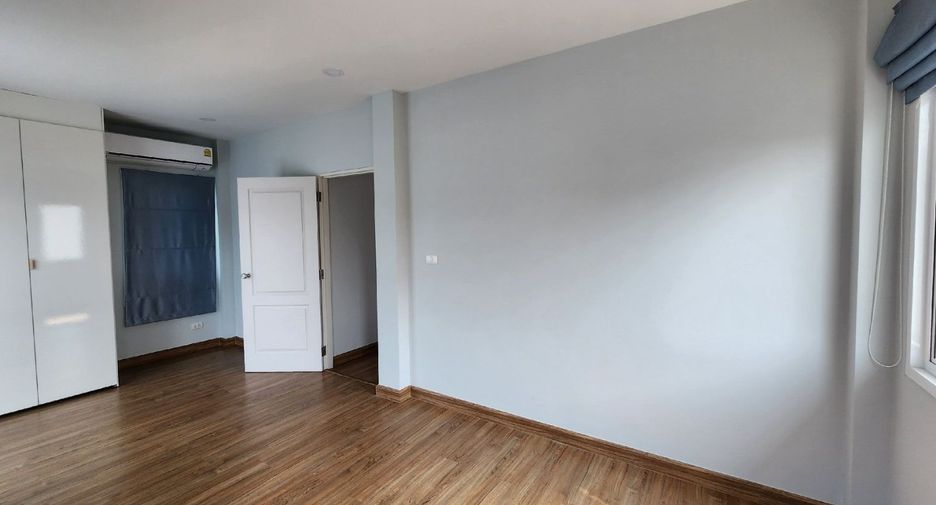 Haus zum Kauf mit 4 Zimmer in Khlong Sam Wa, Bangkok