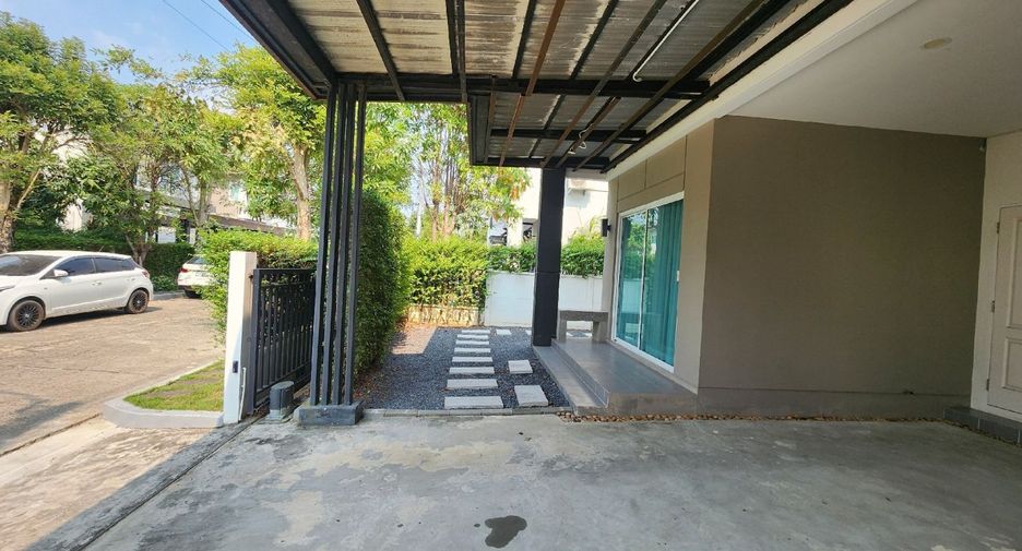 Haus zum Kauf mit 4 Zimmer in Khlong Sam Wa, Bangkok