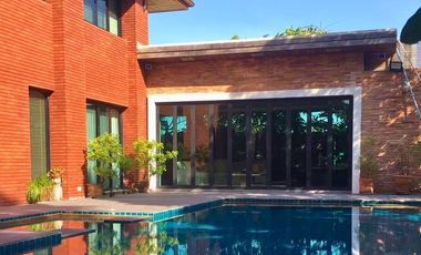 Villa en venta de 4 habitaciones en Khlong Sam Wa, Bangkok