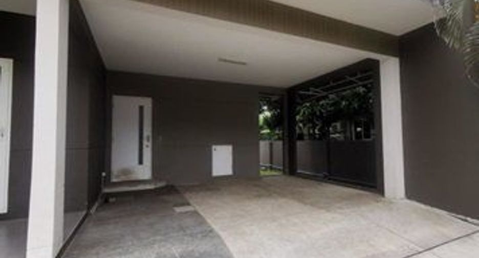 Haus zum Kauf mit 4 Zimmer in Bang Khae, Bangkok