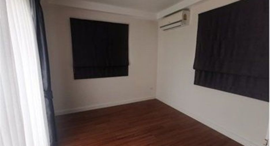 Haus zum Kauf mit 4 Zimmer in Bang Khae, Bangkok