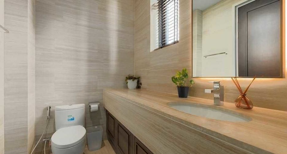 Wohnung zur Miete mit 3 Zimmer in Khlong Toei, Bangkok