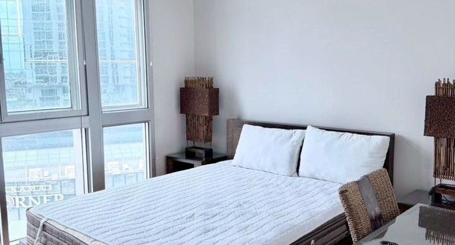 Condo en alquiler de 3 habitaciones en Khlong Toei, Bangkok