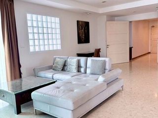For rent 3 bedrooms condo in Khlong Toei, Bangkok