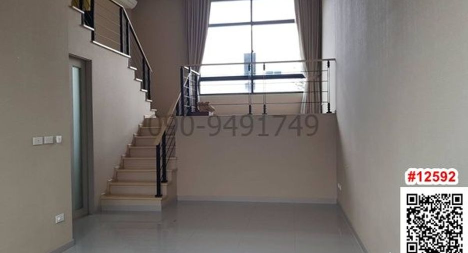 For rent 3 bedrooms townhouse in Suan Luang, Bangkok