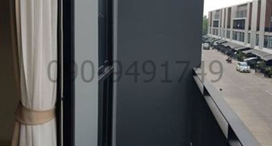 For rent 3 bedrooms townhouse in Suan Luang, Bangkok