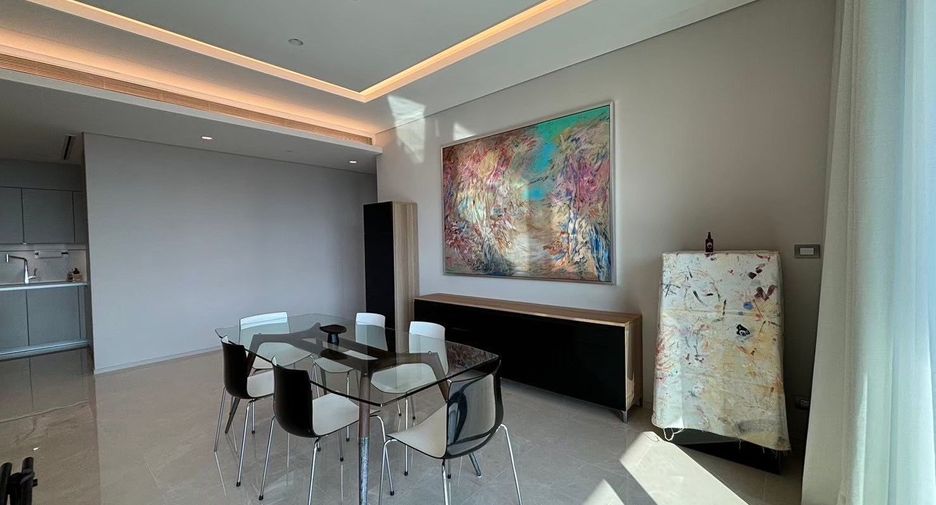 For rent 3 bedrooms condo in Pathum Wan, Bangkok