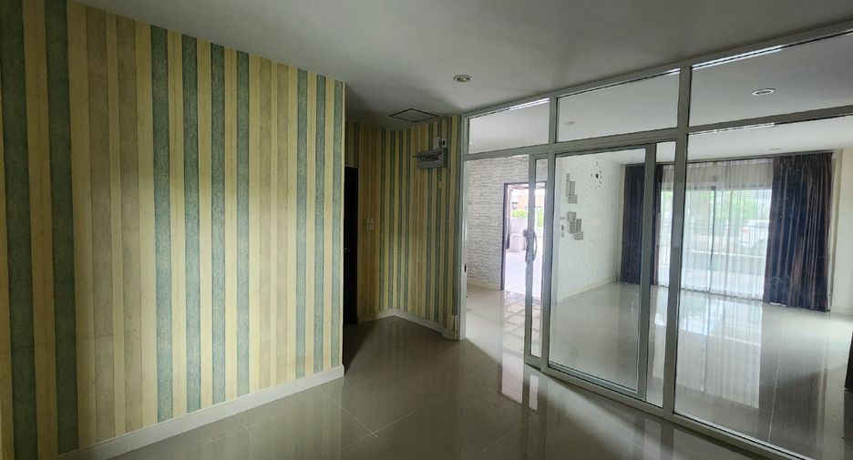 Casa en venta de 4 habitaciones en Min Buri, Bangkok