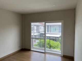Продажа 4 спальни дом в Лат Крабанг, Бангкок
