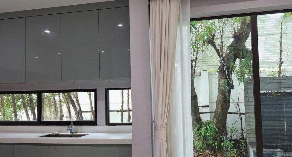À vendre 4 chambres maison à Taling Chan, Bangkok