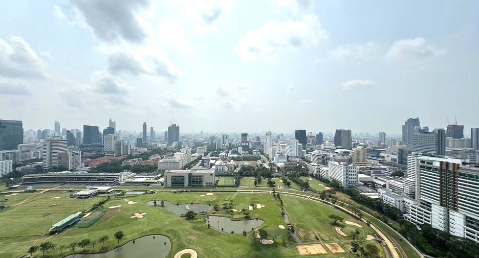 For rent 3 bedrooms condo in Pathum Wan, Bangkok