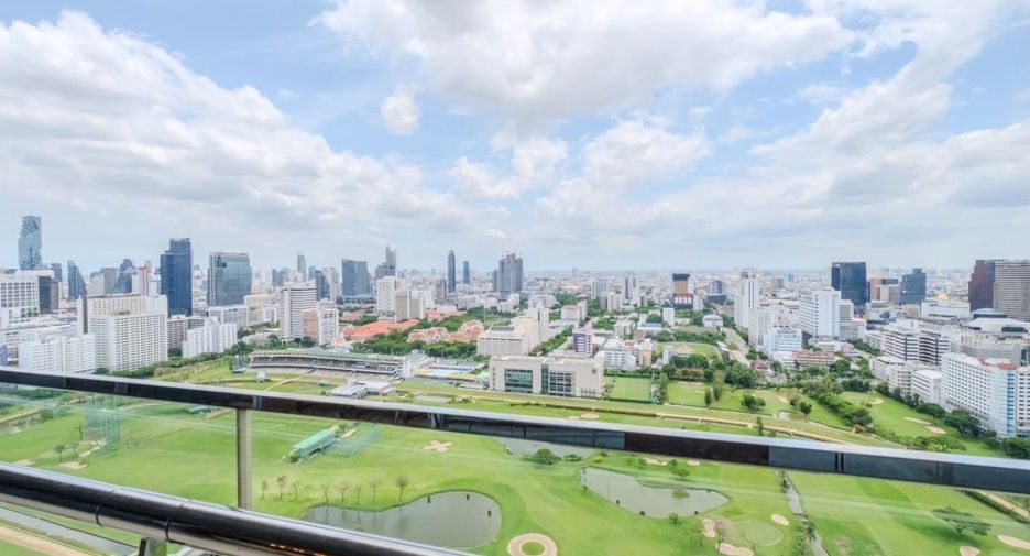 For rent 3 bedrooms condo in Pathum Wan, Bangkok