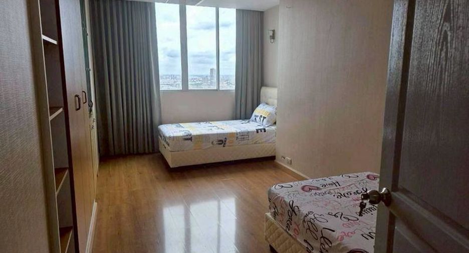 Condo en alquiler de 3 habitaciones en Khlong Toei, Bangkok