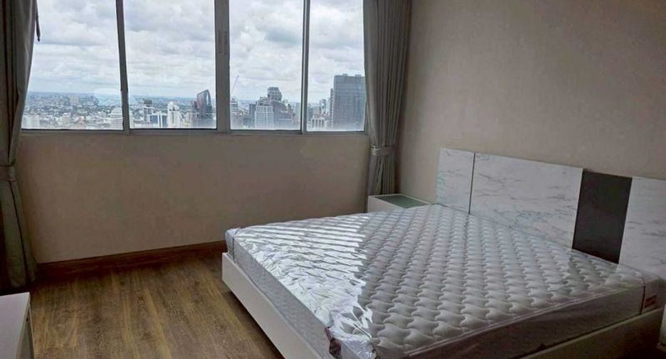 Condo en alquiler de 3 habitaciones en Khlong Toei, Bangkok